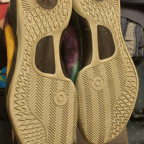 Kobe 8 Easter - Picture 10 of 10